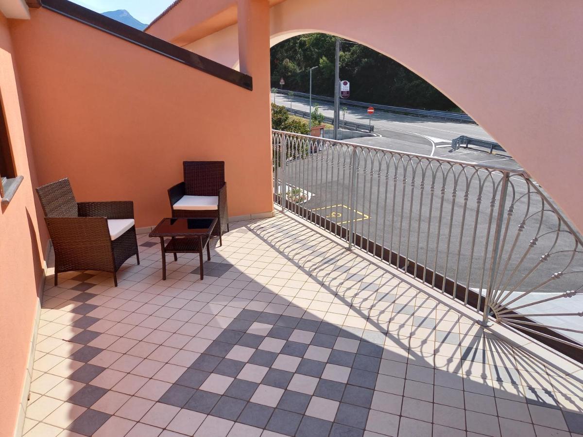 Hotel Ristorante Villa Terry Лаурія Інферіоре Екстер'єр фото