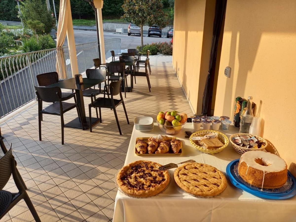 Hotel Ristorante Villa Terry Лаурія Інферіоре Екстер'єр фото
